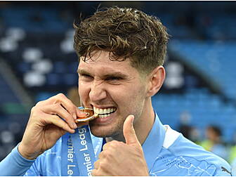 John Stones signs new Manchest...